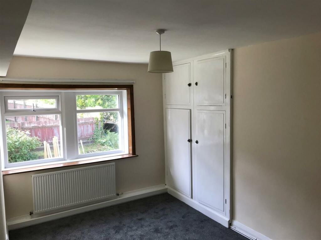 BEDROOM1.jpg