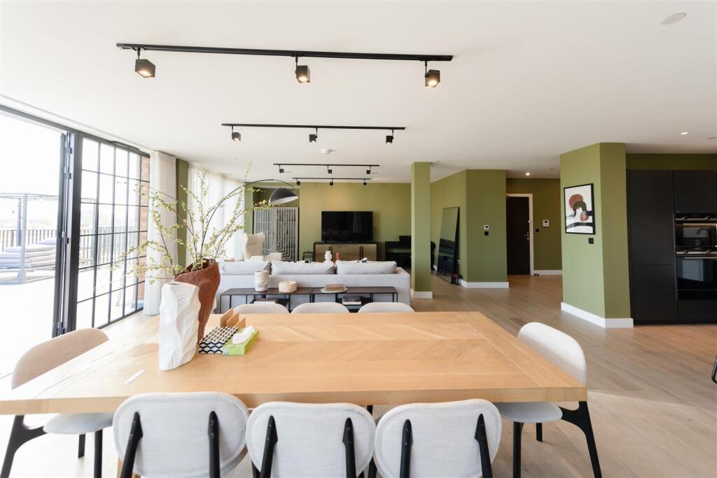 Dining area     .jpg