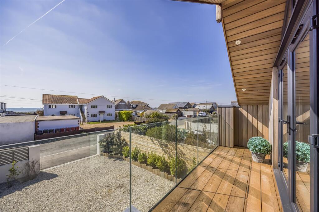 43 East Bracklesham Drive, Bracklesham Bay-Portico