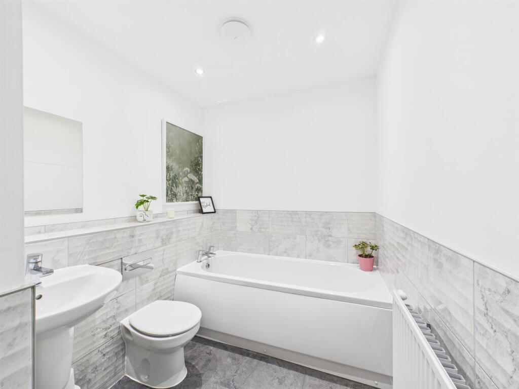 Bath 1.jpg