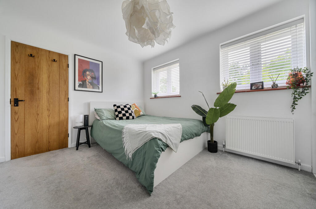 1300181-4-6841d8a...