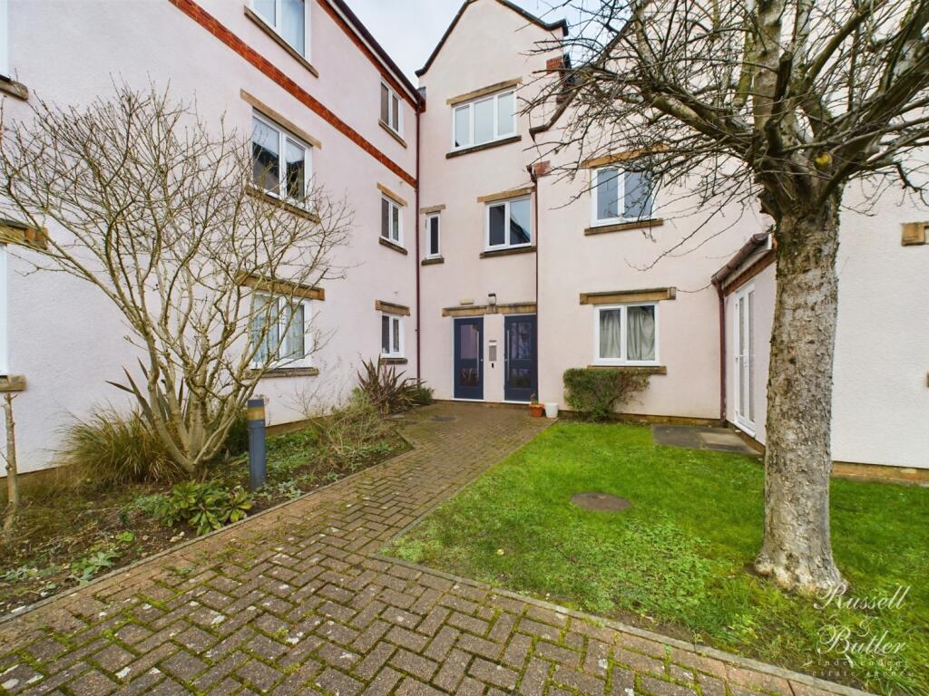 CAM01995G0-PR0252-STILL018