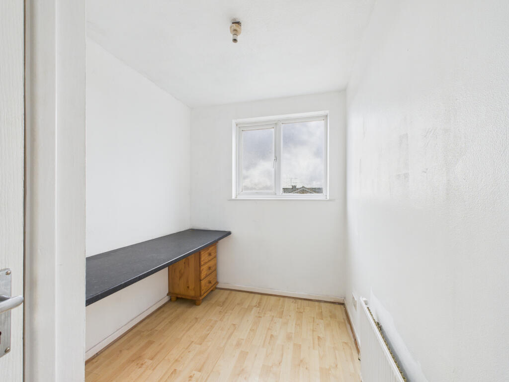 CAM02909G0-PR0505-STILL009