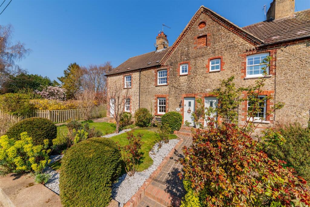 Bumblebee Cottage-44.jpg