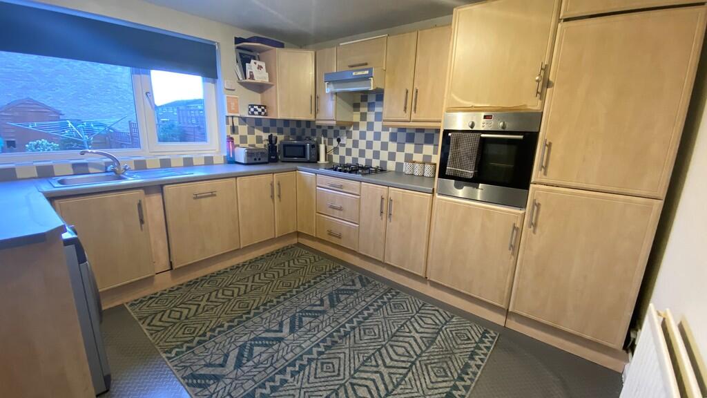 Kitchen/breakfast...