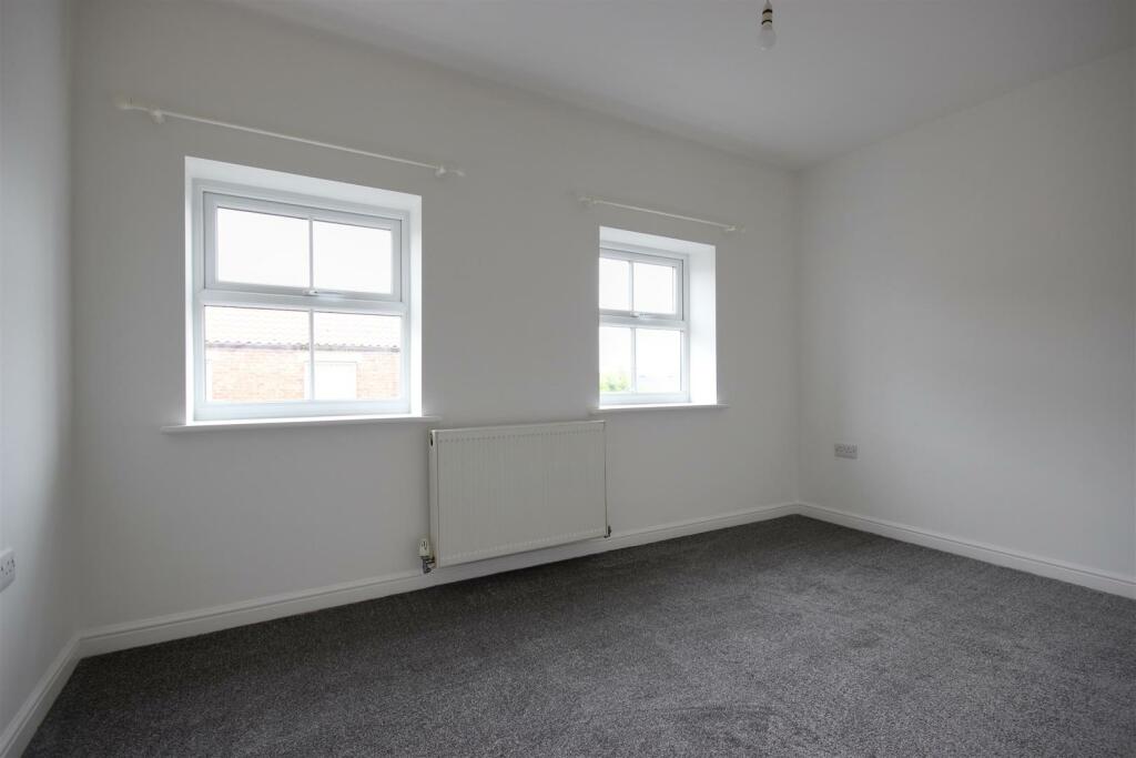 BEDROOM 2 (FRONT)