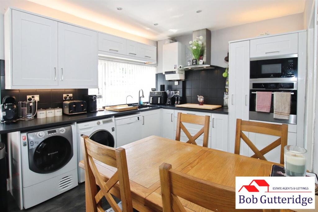 FULL WIDTH FITTED KITCHEN / DINING ROOM