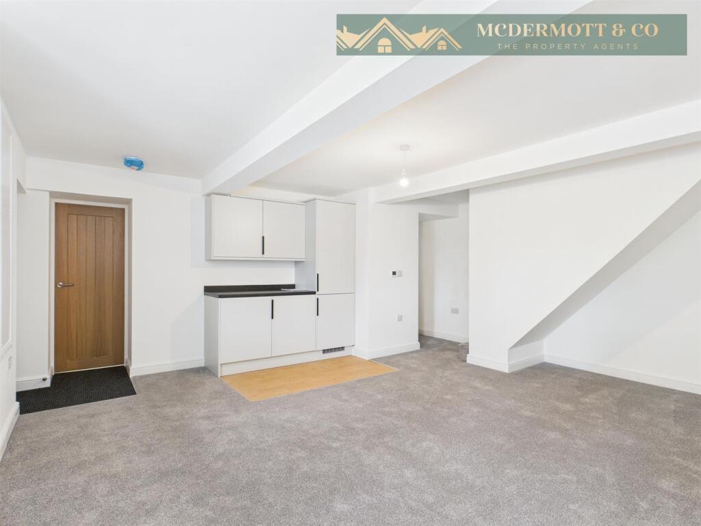 APARTMENT 48