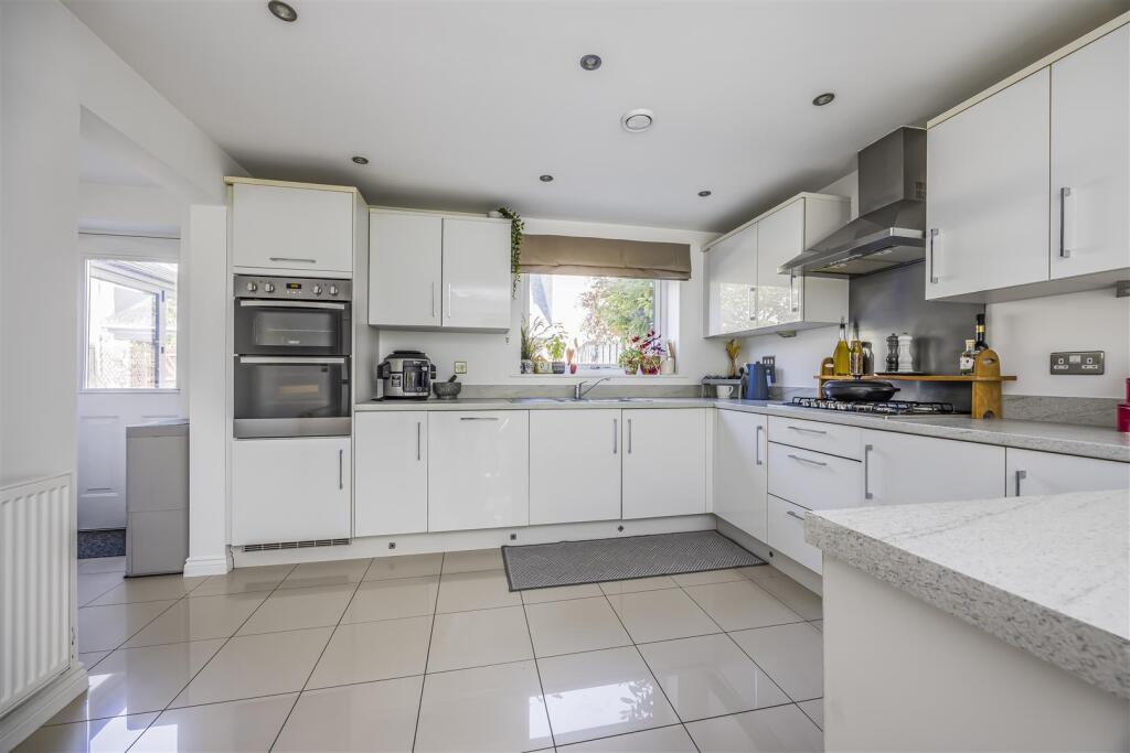 24 Angus Way, Waterlooville-PorticoMarketing-SoldB