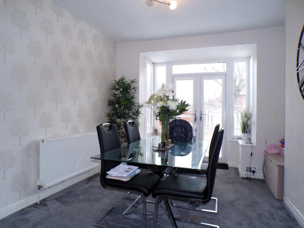 CliftonSt69din2.JPG