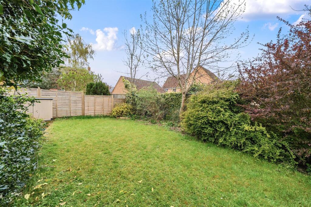 24 Pomfret Road, Towcester (16).jpg