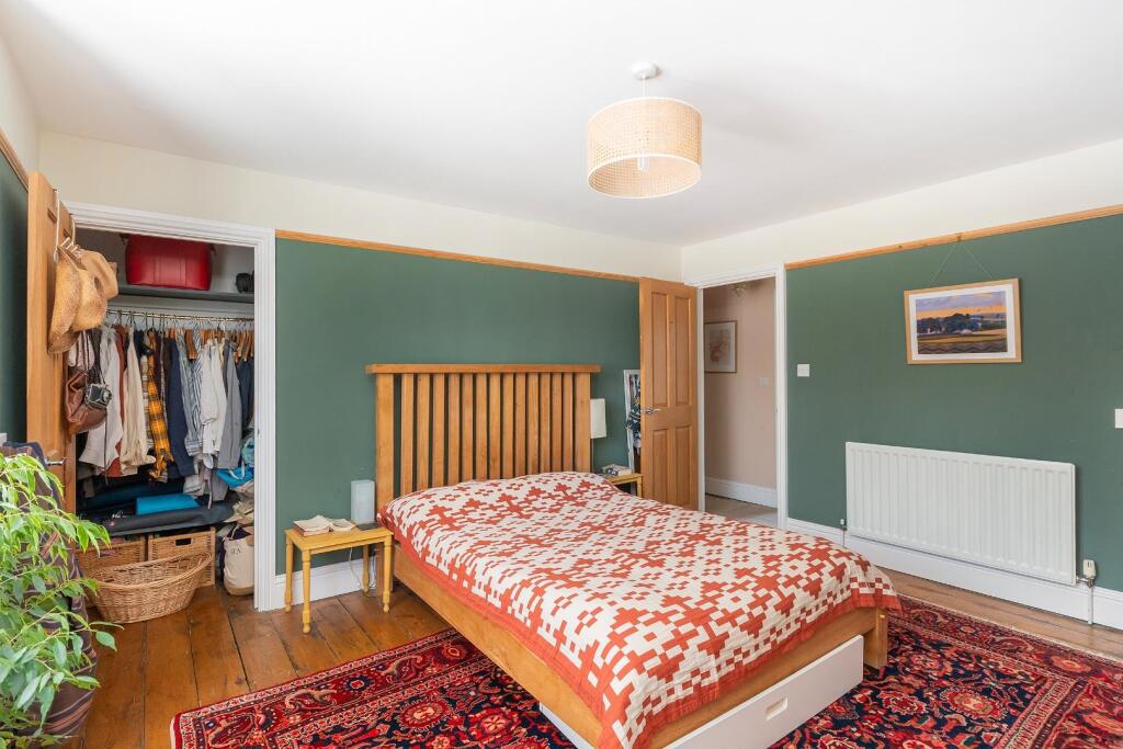 3Y7REN - Bedroom H.jpg