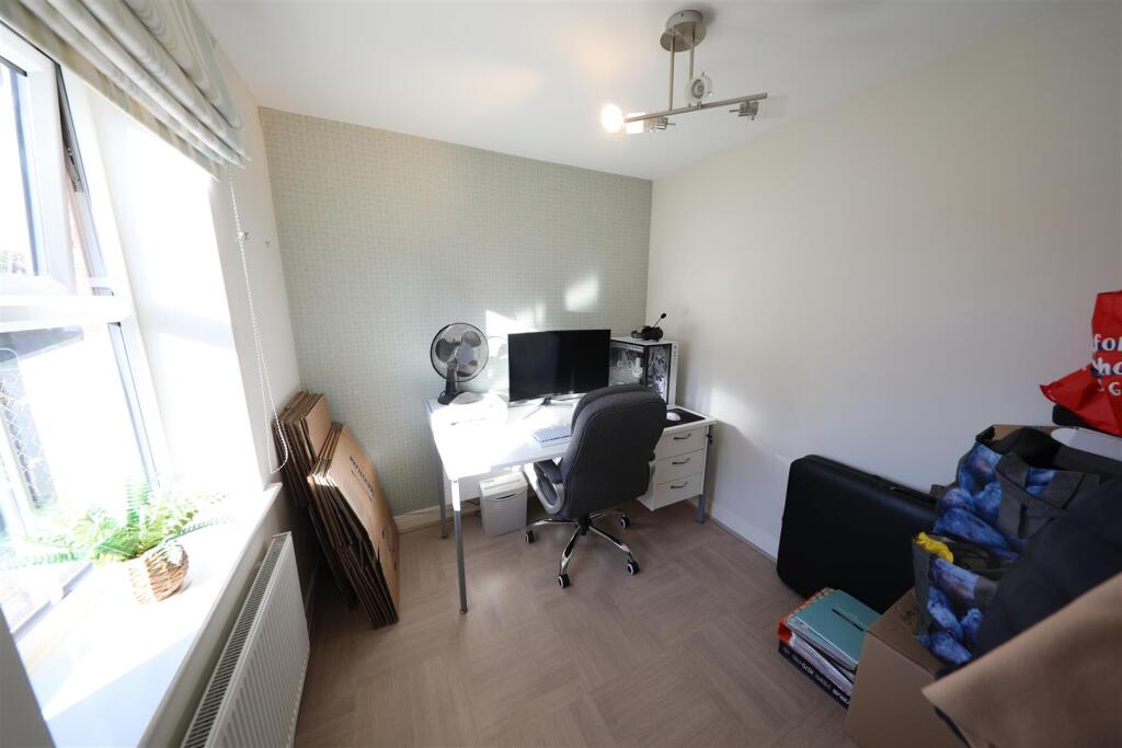 Bedroom 4/Office