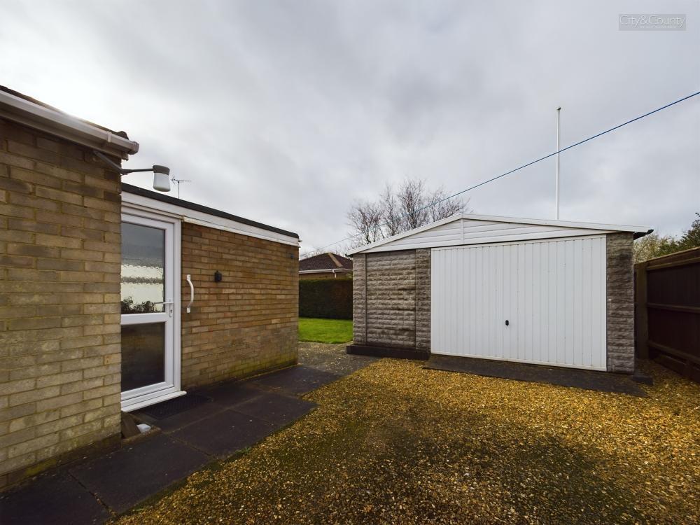 Detached Garage