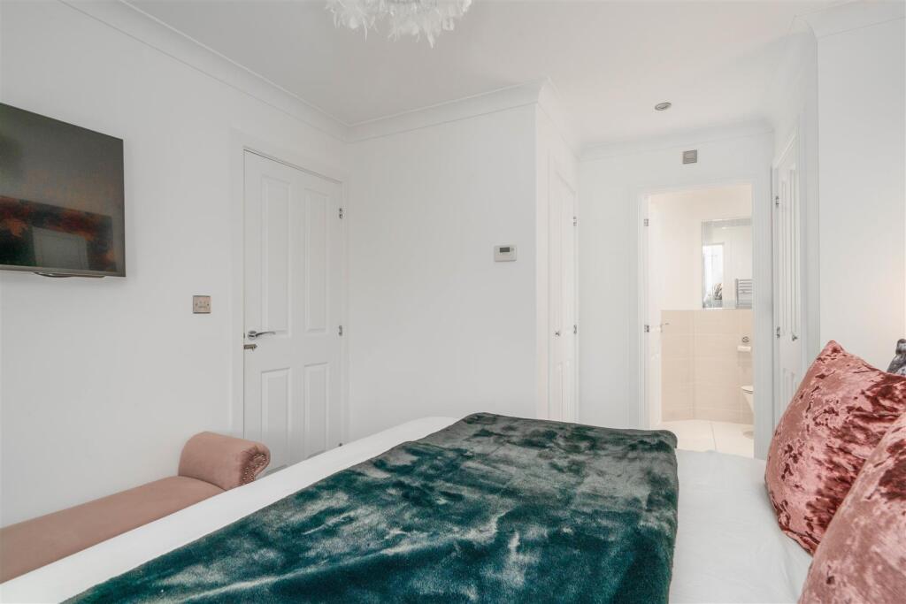 Bedroom3-4.jpg