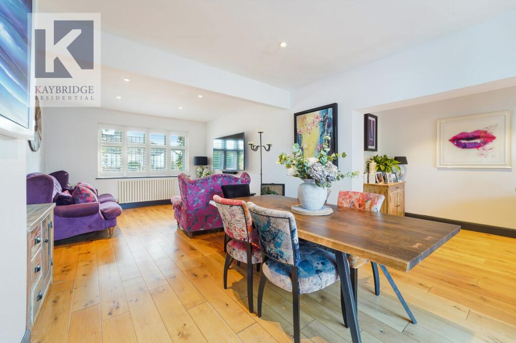 St. Clair Drive, Worcester Park - KT4 8UG