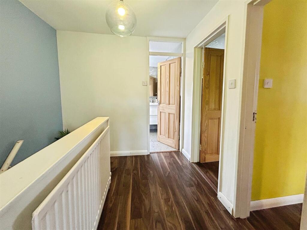 c76219e8--40BF-8A62-238BD27DF45B-16123-00000BC3049