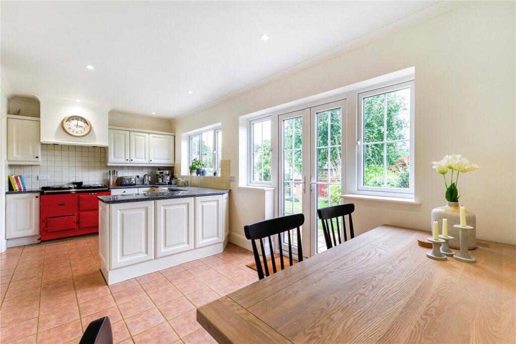 Kitchen/Dining