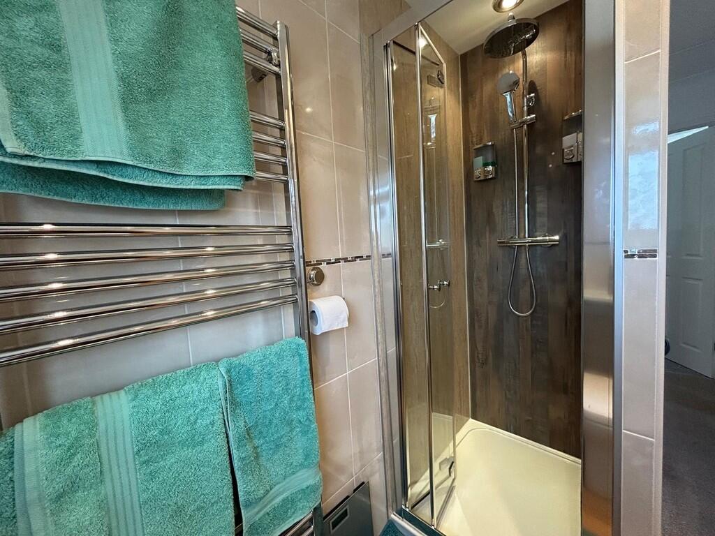 IMG-20250206-WA00...