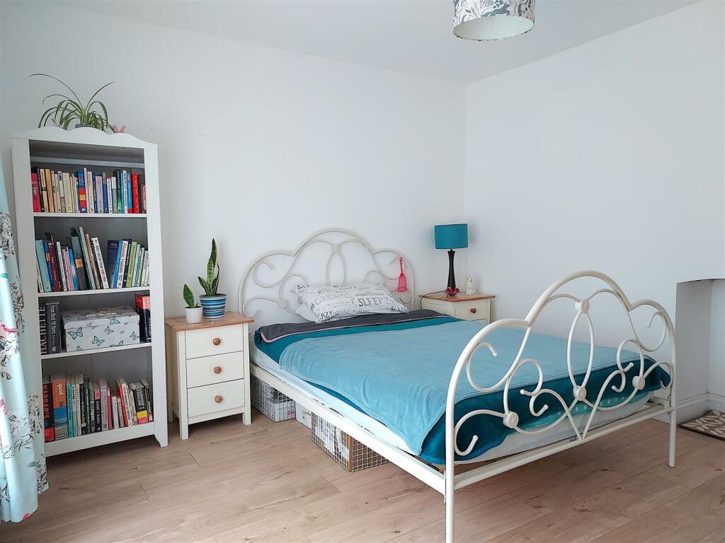Bedroom One (1).jpg
