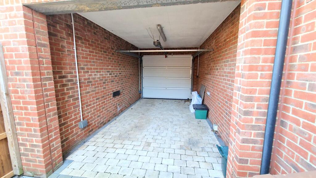 CARPORT.jpg