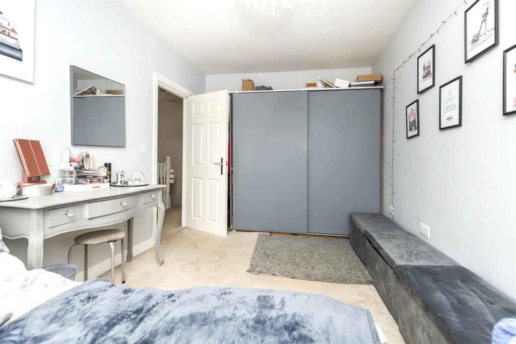 Bramleys Estate Agents - Heatherdale - Halifax (20