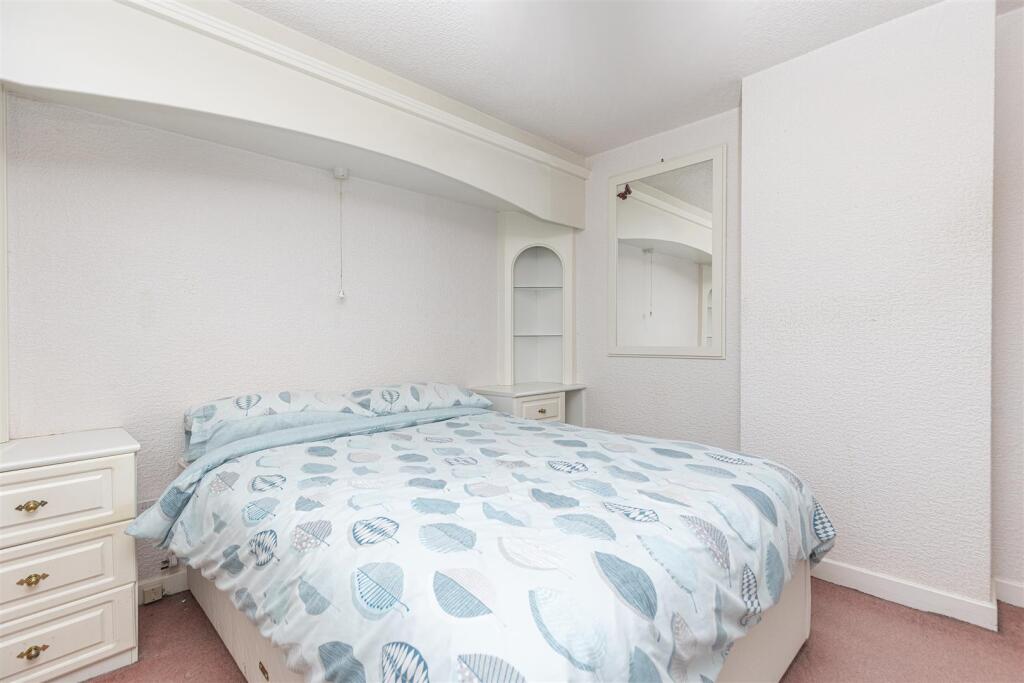 Bramleys Estate Agents - Gleneagles Way - Fixby (2