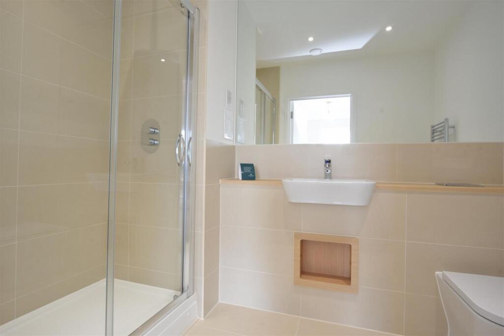 En-suite Bathroom