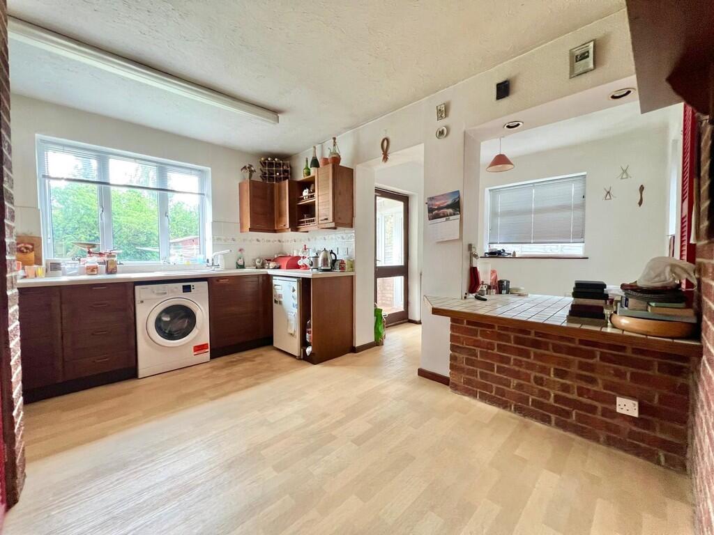 IMG-20250612-WA00...