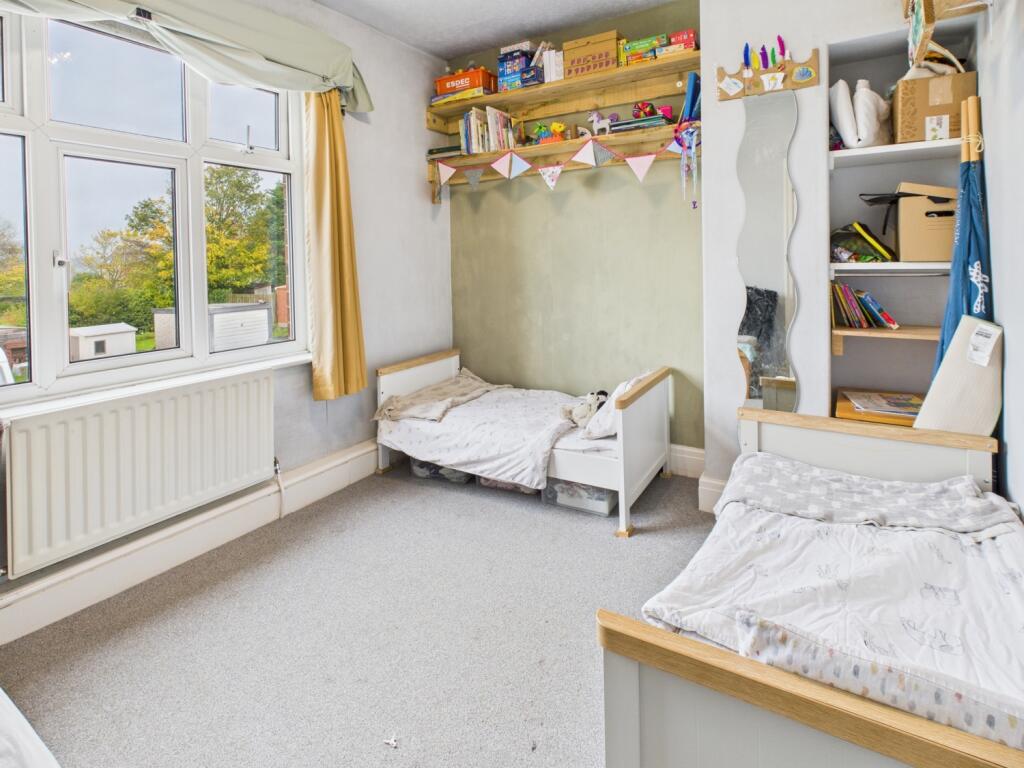 CAM04233G0-PR0035-STILL004