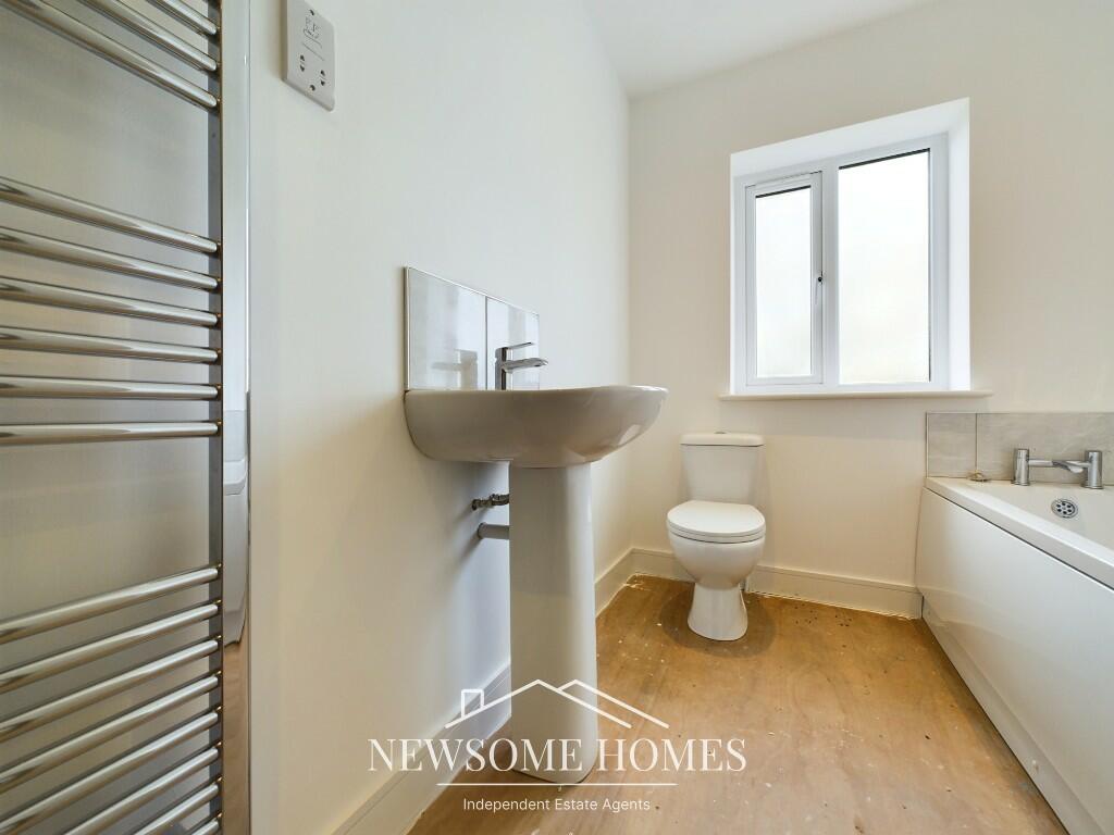 Bath/ Shower Room