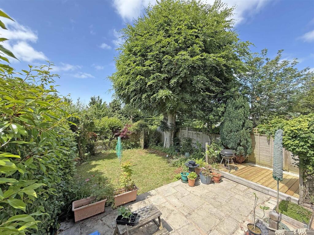 Venn Grove 55 - Garden.jpg