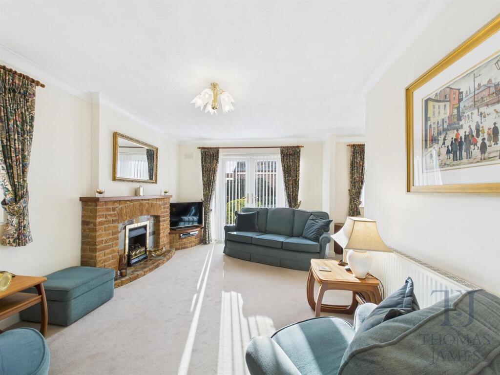 CAM05175G0-PR0027-STILL015 copy.jpg