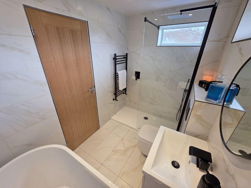 Bathroom Additional Image