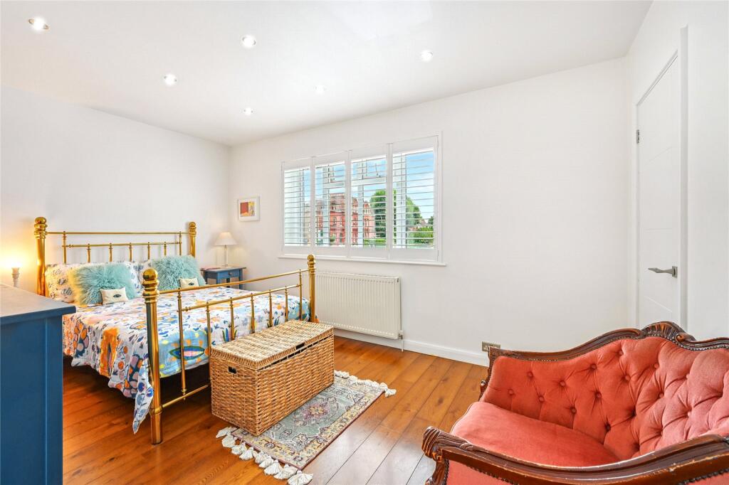 Prinicpal bedroom