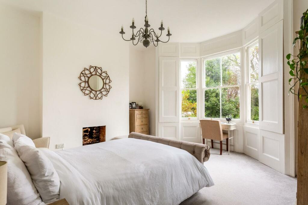 Buckingham Place-1.jpg