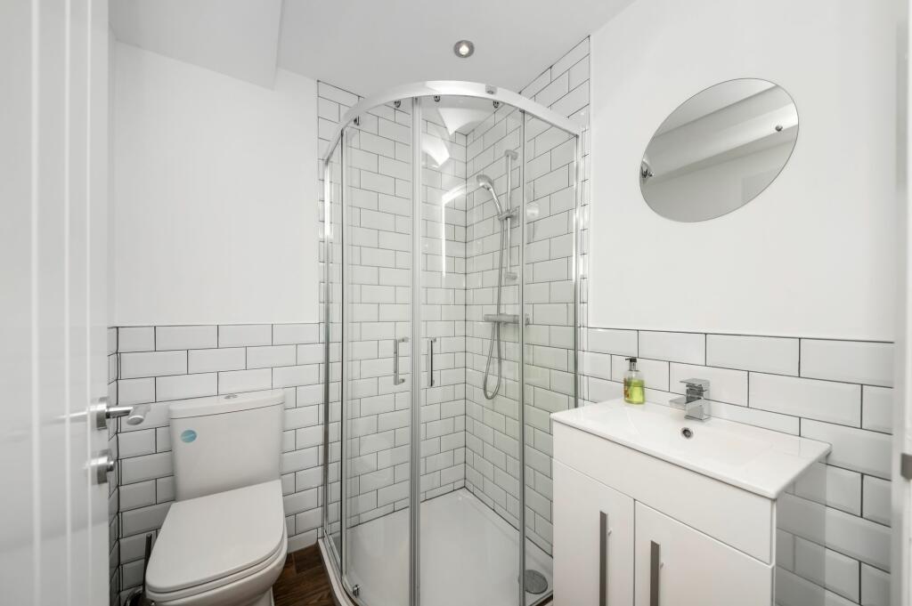 THE ANNEX SHOWER ROOM