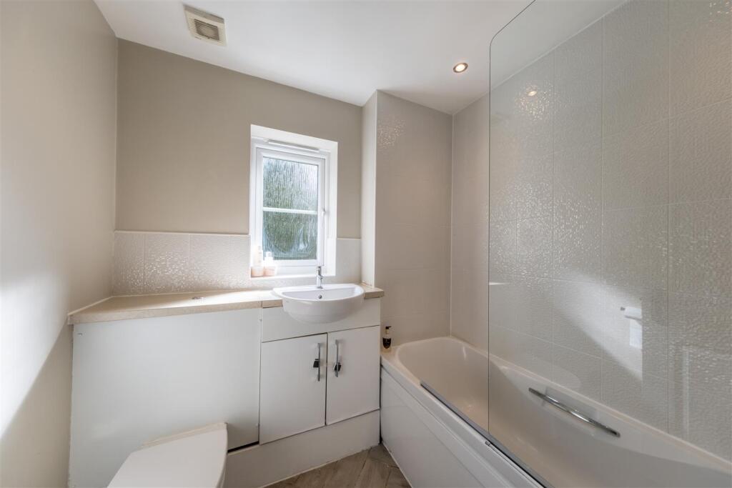 20 Shakerley Close-022.jpg