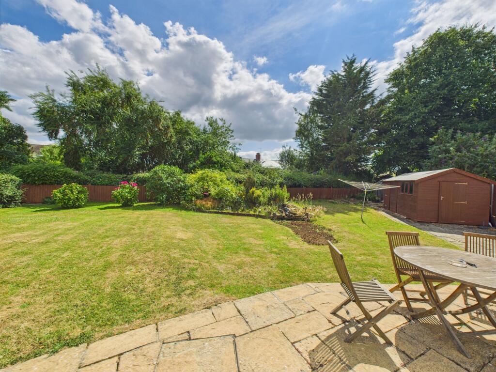 17. CAM04922G0-PR0051-STILL019