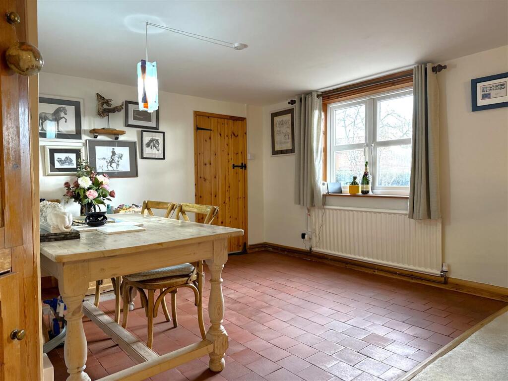 Dining Room 986