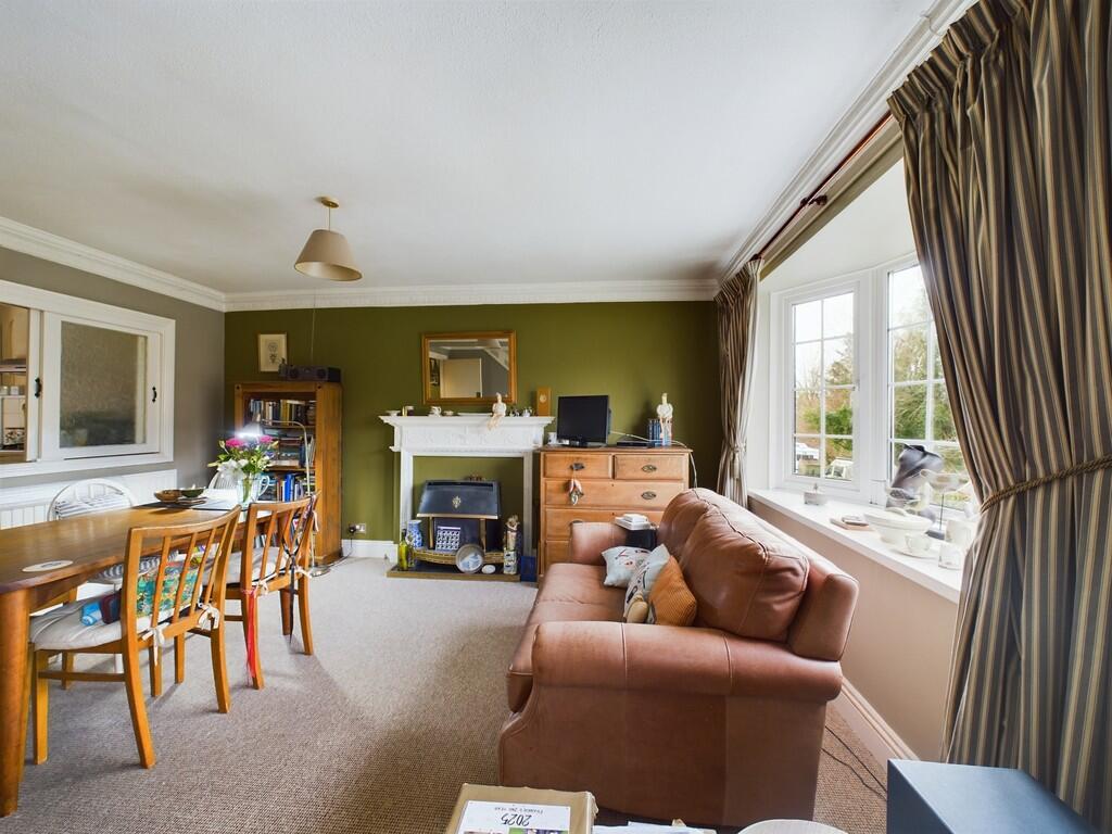 CAM02089G0-PR0392...