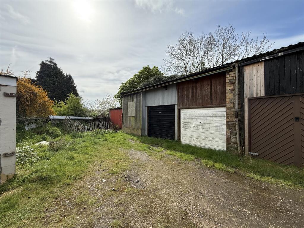 4 - Garage for Auction, St George, Bristol.JPG