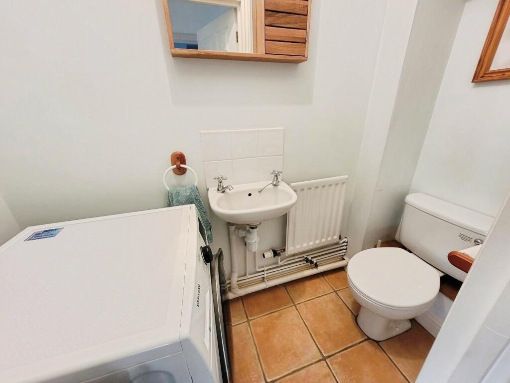 pbox-bathroom-335579.jpg