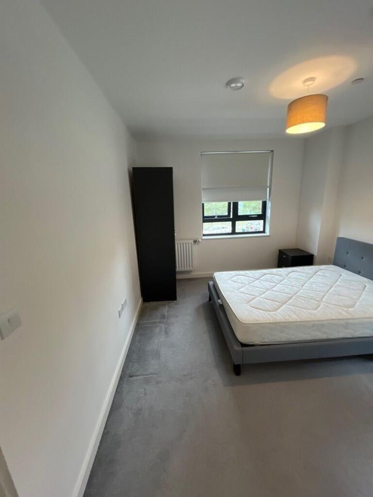 8b348807-102e-42f...