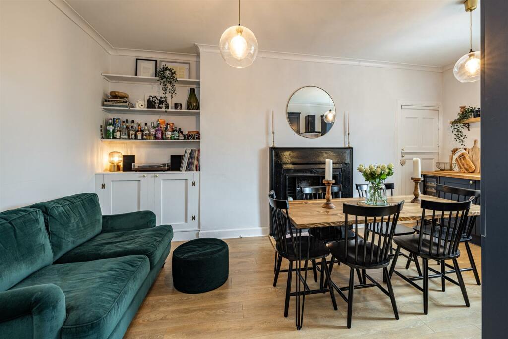 10 Roxburgh Place Galashiels 16.JPG