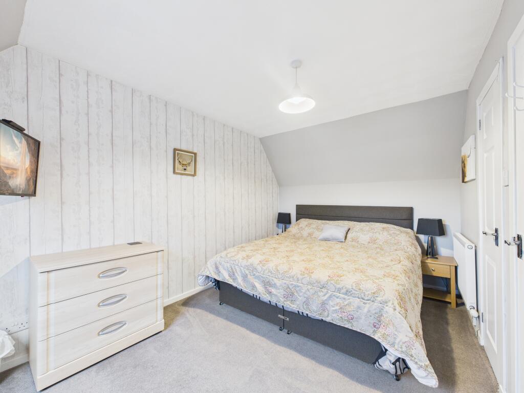 CAM03481G0-PR0122-STILL024