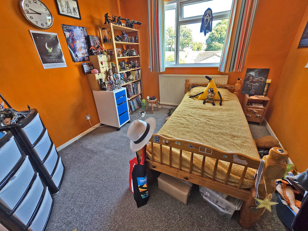 Second bedroom (2...