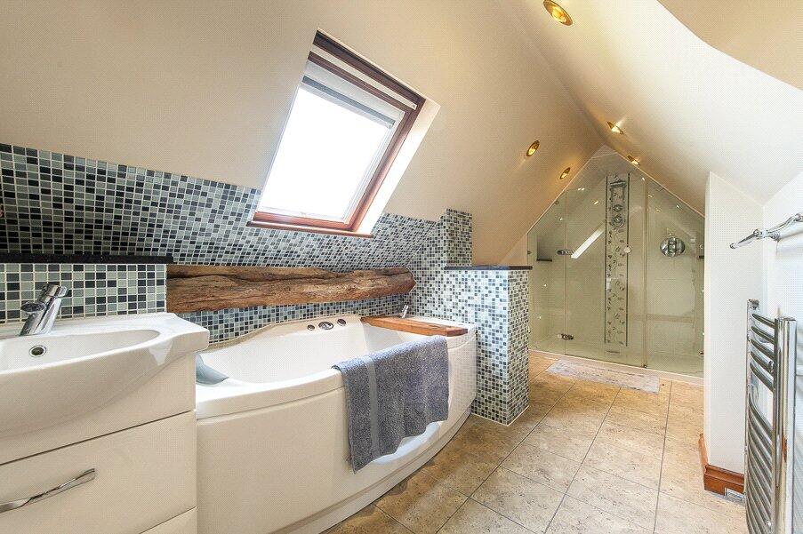 Bed 1 En Suite