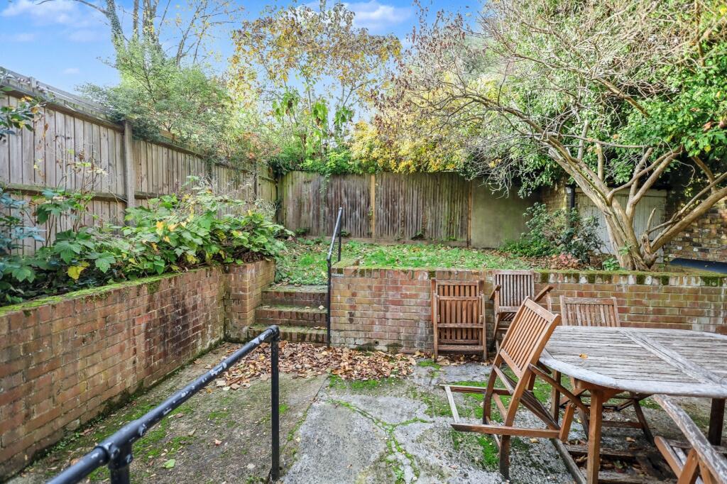 4 Antrim Grove, Belsize Park, London NW3 4XR