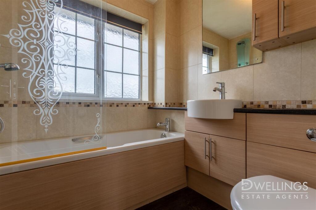 DWELEST - 62 Hawthorn Cresent, DE15 9QP-0015.jpg